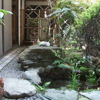 鍋茶屋 光琳 - 部屋から見える中庭