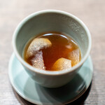 USHIGORO S. - サマートリュフとスッポンの牛コンソメ