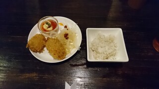 Kushikatsu baru fors - カキフライともち麦ごはん