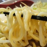 Otoshibuta - 自家製極太麺は味噌にピッタシ♪