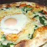 ルドルフ - 料理写真:石窯ピザ・スピナッチ