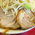 ラーメン二郎 - 豚