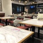 刀削麺酒坊 - 広ーい店内