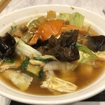刀削麺酒坊 - 海鮮刀削麺は野菜たっぷり