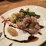 オー・ペシェ・グルマン - 豚肩ロースのロースト バルサミコソース パイナップルのチャツネ添え2,900円