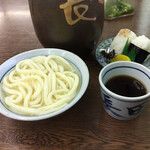 長田うどん - 徳井さんから出汁を注いで
      頂きまーす