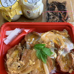 ごっつぉうさん - 料理写真:油麩丼、ひじき、プリン