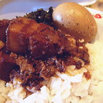 慶興 - 魯肉飯〈豚バラ御飯〉