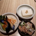 とん久 - おつまみ各種