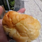 Momburoto - クリームパン