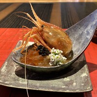 4000 Chinese Restaurant - 北海道産の牡丹海老の紹興酒漬け　いくらとキャビアを添えています♪