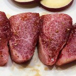 炭火焼肉ふじた - カイノミは脂に甘みがあって美味しい。