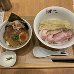 麺屋 猪一 離れ - 追い鰹つけそば（白）大　1,000円
      大盛　150円