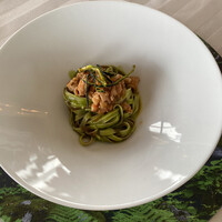 エノテーカ ピンキオーリ 名古屋 - カカオを練りこんだタリオニーニ、ズッキーニのペーストとウサギのトスカーナ風ラグー