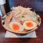 麺道 くろとん - 野菜まし　トッピング卵