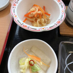 地魚料理 恵比須 - 小鉢と漬物