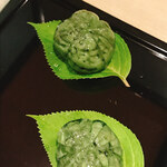 富小路 やま岸 - 紫陽花まんじゅう　よもぎ