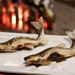 柳家 - 天然郡上鮎塩焼き二尾