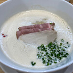 麺家 獅子丸 - 獅子丸ぱいたんらぁめん 820円。