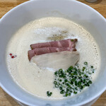 麺家 獅子丸 - 獅子丸ぱいたんらぁめん 820円。