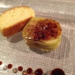 エミリア - フォアグラのスモーク、林檎のマルメラータとブリオッシュ