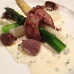 エミリア - 子羊の内臓とホワイトアスパラガス