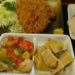 おかやま食堂 - パプリカと鶏肉の炒めと筍の土佐煮