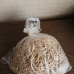 王者-23 - お持ち帰り柳葉魚つけ蕎麦(大)の麺