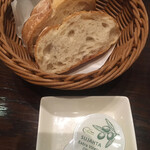 アンシャンテ - パン ( ´θ｀) あったかくてイイ オリーヴオイルと共にがよりイイ