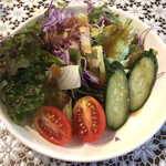 アイランド  バイブス - ランチのサラダ