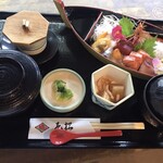 朝獲れ鮮魚と天婦羅の飯場処 壱松 - 
