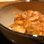 にい留 - かき揚げ丼、御常連様が味変えた？と気付く程に常に進化を止めない品、コレ迄の天丼は天丼と言えるのか、　良い意味で考えさせられたとても上品な天丼でした。