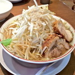 のろし - ラーメン（肉２枚￥590）野菜増し（￥100）2012/5/29