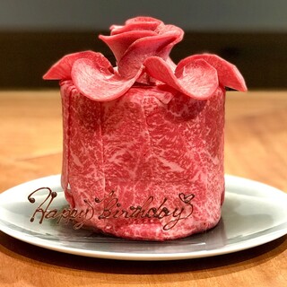 Celebrate your anniversary with “meat cake”☆