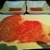 焼肉うしごろ 西麻布本店 - 大判サーロインのおろしポン酢