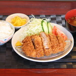 めんふぁん食堂 - 熟成肉のとんかつ定食　1000円