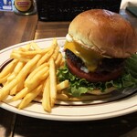 ONE THE DINER - クラシックバーガー チェダーチーズ　1100円