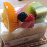 シャトレーゼ - フルーツぎっしりショートケーキ　302円