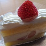 シャトレーゼ - スペシャル苺ショート　324円