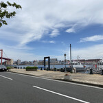 三日月屋 - 店先からの景色