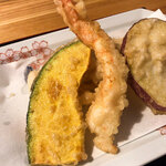 陣屋 - 天ぷら2。鶏も美味しい。鶏天定食は680円と一番お安くおすすめ！