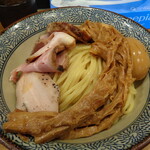 煮干し中華そば 一剣 - 麺の上には穂先メンマ（これサービスなのよ）