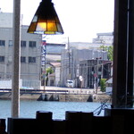 カゴヤバー - カウンター席から