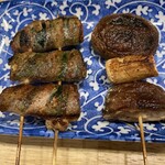 Yakitori Yuuraku - ズッキーニの豚バラ巻き。しいたけ。