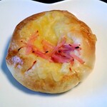 マルジューベーカリー - チーズパン￥110