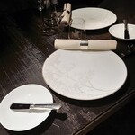 ÉPURE - table setting