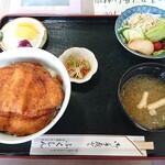 レストラン ふくしん - ヒレカツ丼(サラダ・小鉢付)1,700円