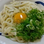 Tsuru maru - かけ汁なし210円 生卵90円