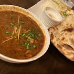 アロマズ オブ インディア - ランチのチキンミルチ。