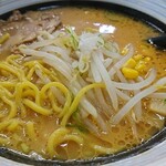 ごきげんラーメン - モヤシ、ネギ、コーン、チャーシュー入りです